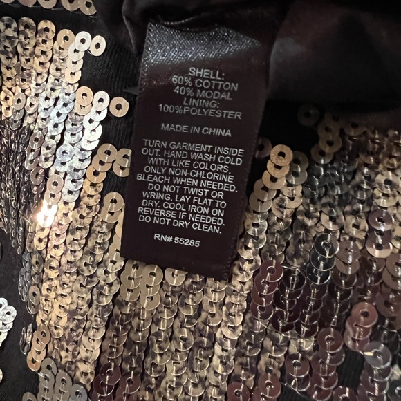 EXPRESS Sequin Skirt! Black geometric pattern - Picture 4 of 7